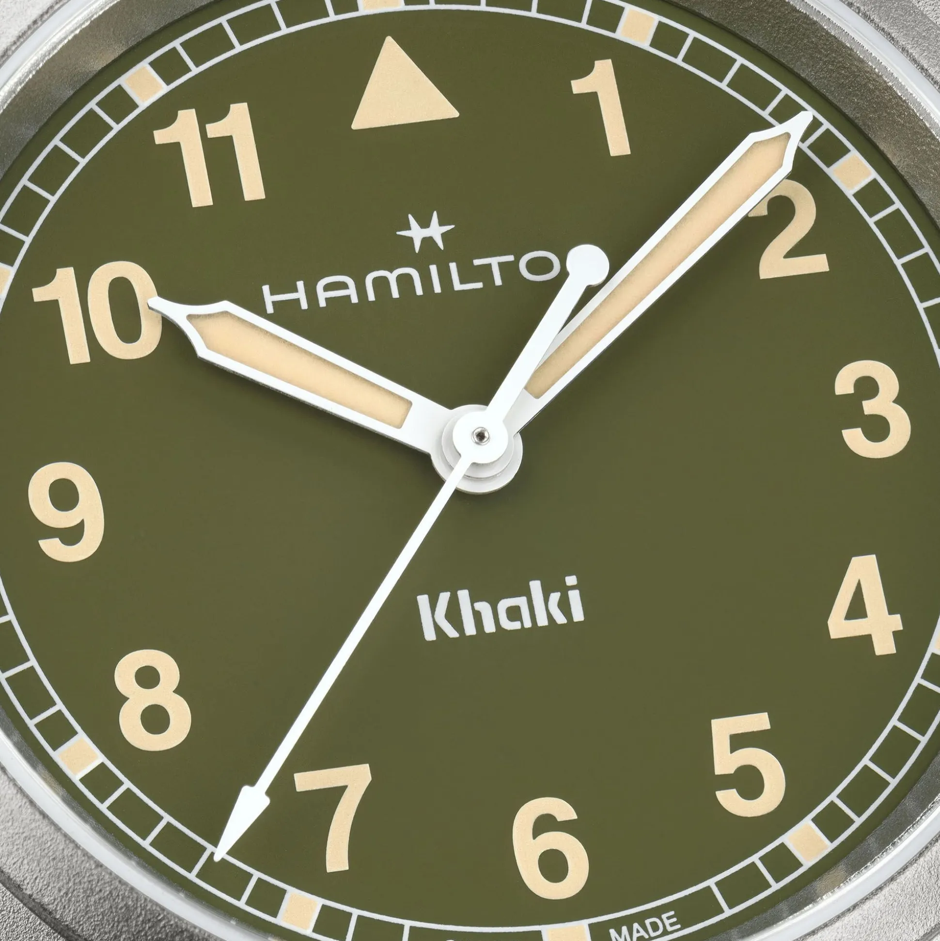 Khaki Field Quartz 33 mm